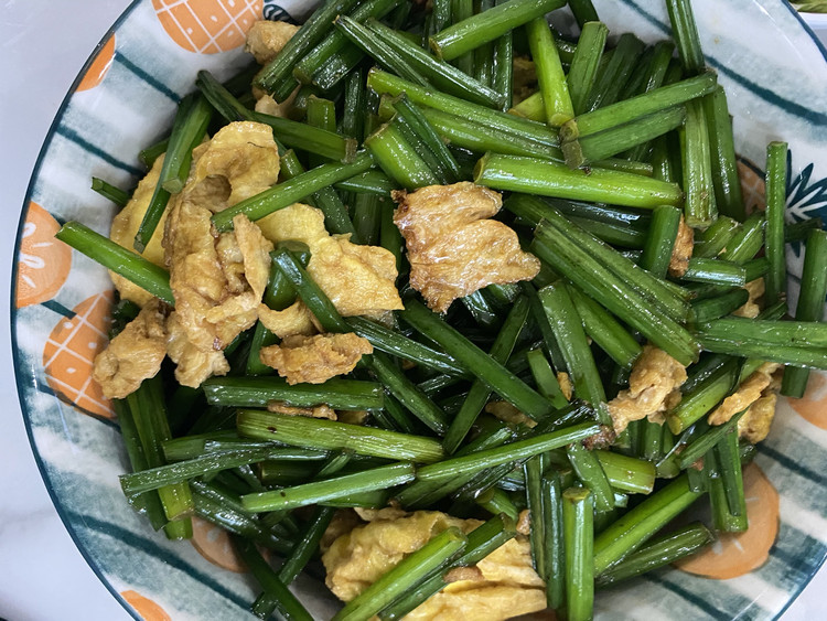 韭苔炒鸡蛋的做法