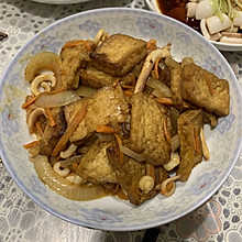 鱿鱼焖豆腐