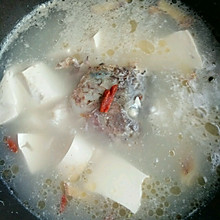 鱼头豆腐汤（一鱼两二吃之二）