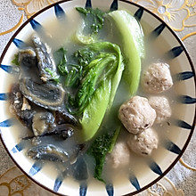 #巨下饭的家常菜#快手皮蛋蔬菜汤