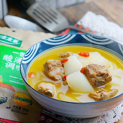 酸汤版萝卜排骨汤