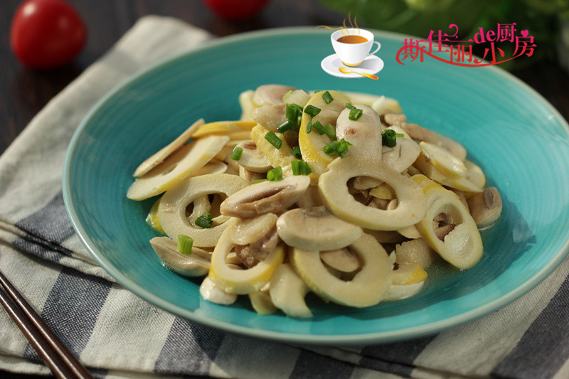 Stir fried sliced pork with mushrooms