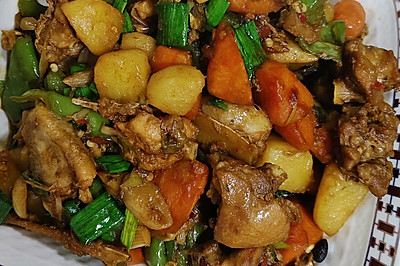 鸡肉炒土豆胡萝卜