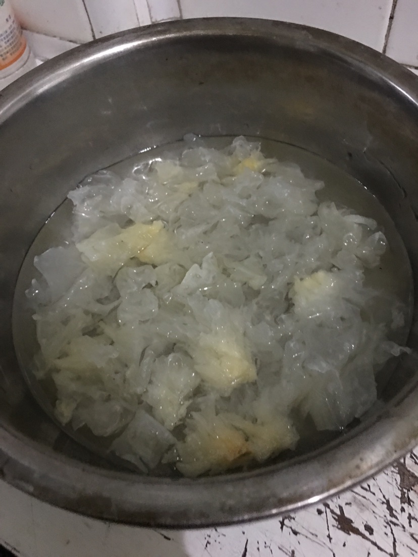 【防雾霾】雪梨百合银耳羹??的做法图解1