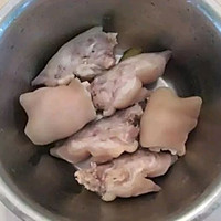 红烧猪蹄这样做，香辣入味，肥而不腻的做法图解1
