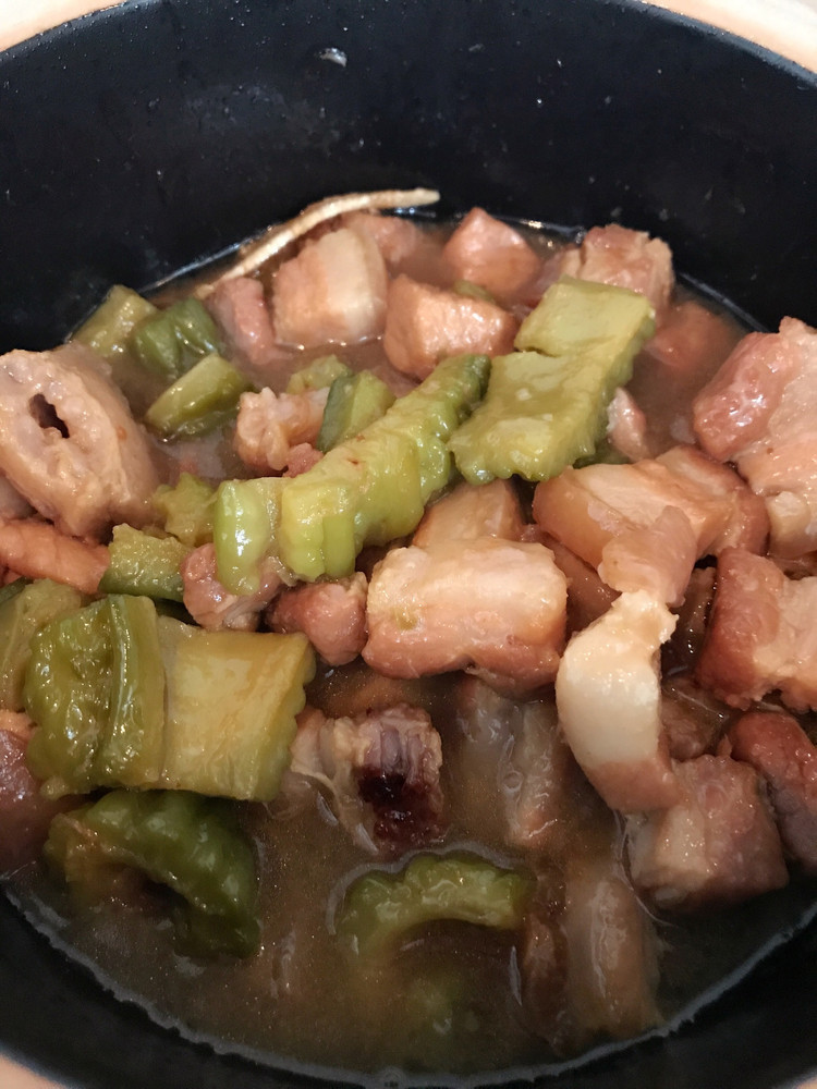 苦瓜炖五花肉的做法