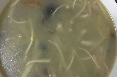 杂菌海参汤