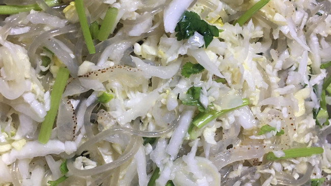 海蜇皮拌白菜的做法