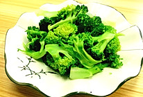 素炒西兰花的做法