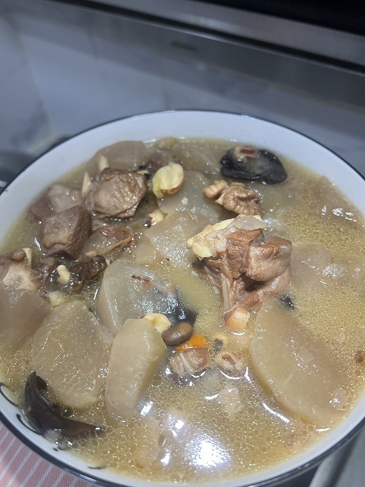 白萝卜羊汤的做法