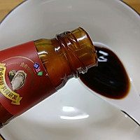 #暖冬酱在手，嗨吃部队锅#辣酱鱿鱼的做法图解2