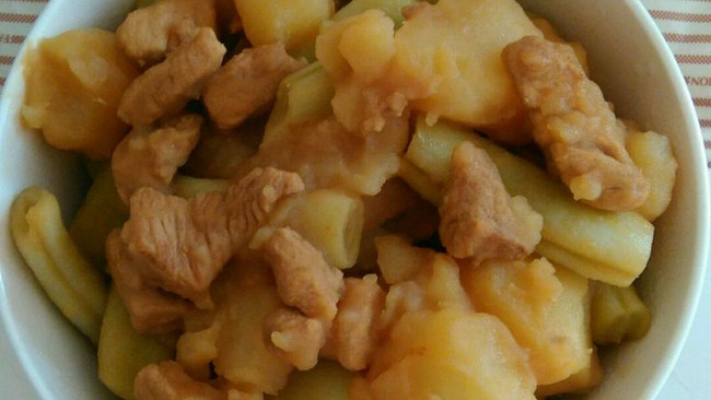 土豆芸豆炖肉块的做法
