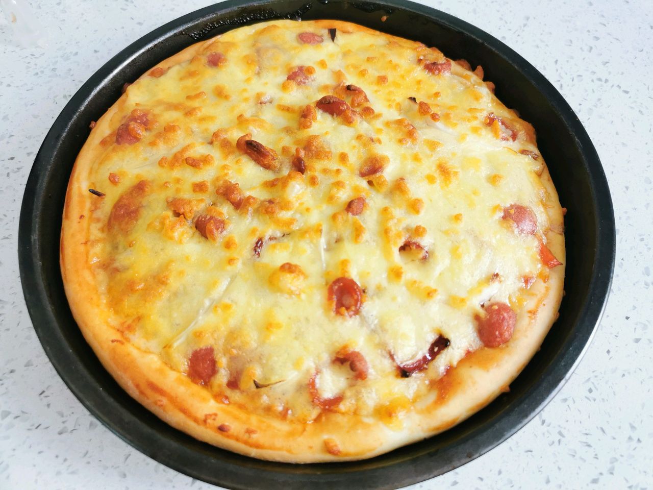 Bacon ham pizza