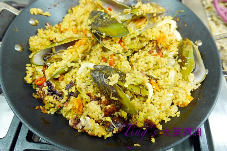简易西班牙海鲜饭Paella的做法图解12