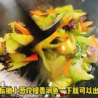 #万物皆可搭# 佛手瓜炒黑木耳的做法图解6