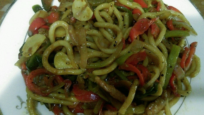 黑胡椒炒乌冬面