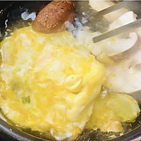 #巨下饭的家常菜#鲜美无比~花蛤煎蛋汤的做法图解6