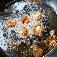 肉丸子——酥皮鹌鹑蛋的做法图解2