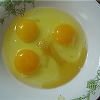 大葱炒鸡蛋：如何炒出滑嫩的鸡蛋的做法图解3