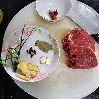 红焖牛肉的做法图解1