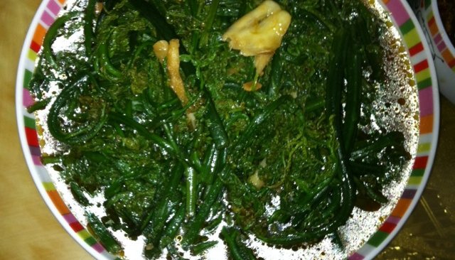 素炒野生蕨菜的做法