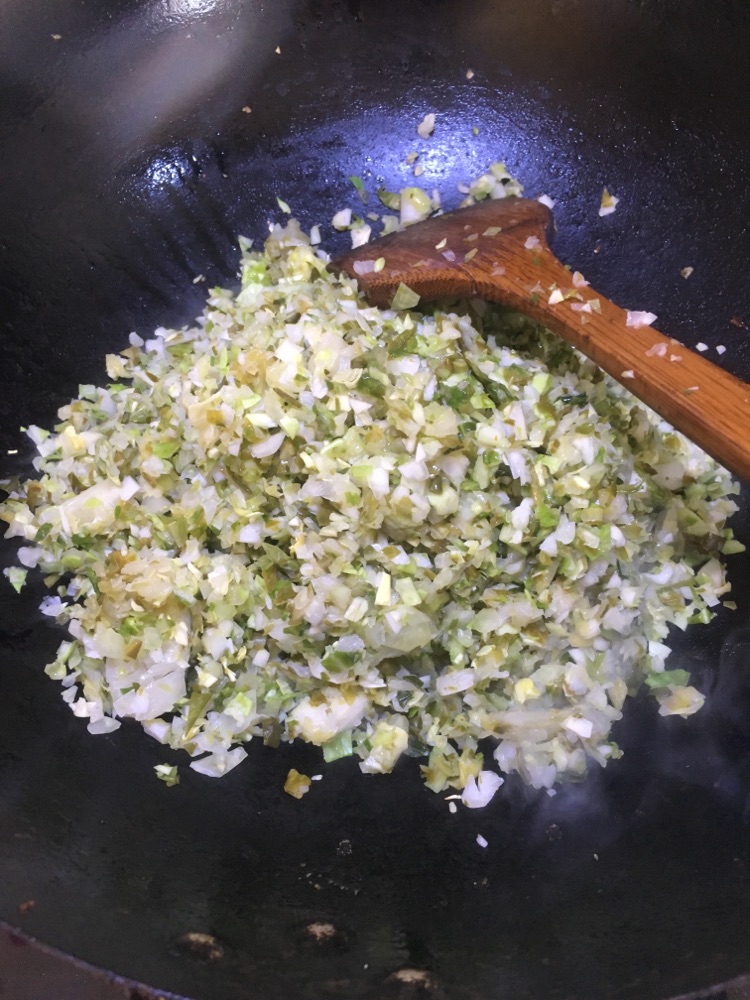 酸包菜炒肉末的做法图解2