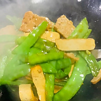 #寻味外婆乡，香聚中国年#荷兰豆炒香干肉饼的做法图解5