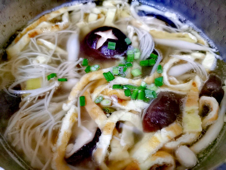 十分钟快手超鲜杂菌汤的做法