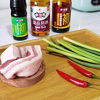 蒜苔炒肉的做法图解1