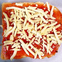 #2021趣味披萨组——芝香“食”趣#吐司香肠披萨的做法图解4