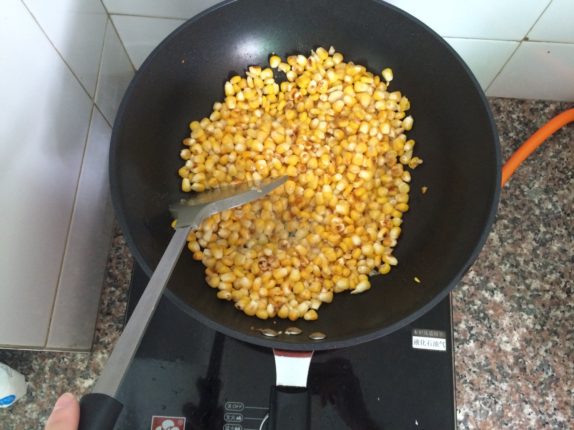 青椒火腿玉米粒怎么做_青椒火腿玉米粒的做法_豆果美食
