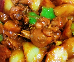 红烧鸡块炖土豆的做法