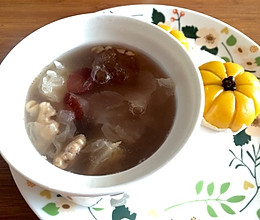 桃胶活耳薏米甜汤的做法