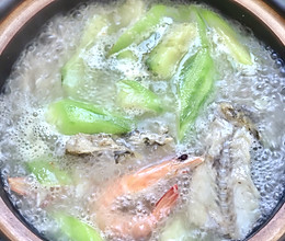 鱼头丝瓜汤的做法