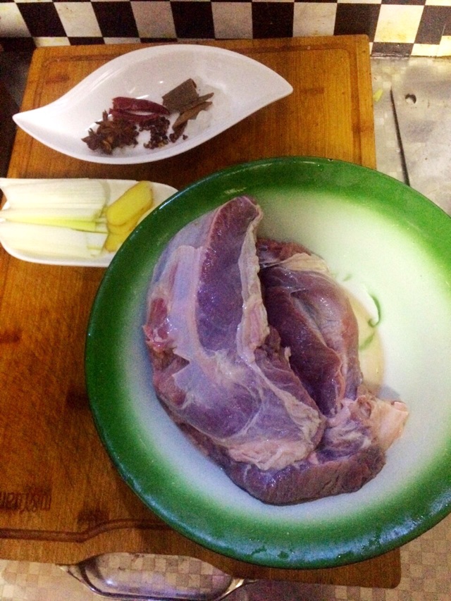 五香酱牛肉的做法图解2