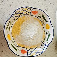 瘦身美肤的奶香玉米饼的做法图解2