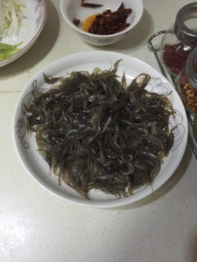 炒小河虾的做法图解1