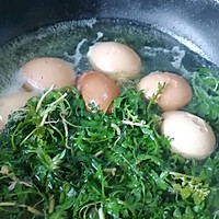 三月初三~荠荠菜煮鸡蛋的做法图解5