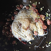 香肠烩粉丝的做法图解6