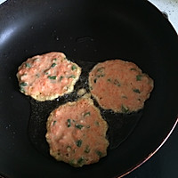 胡萝卜香葱鸡蛋饼的做法图解5