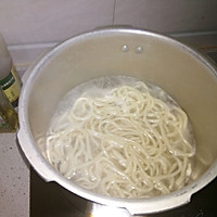 家常木耳皮牙子肉拌面的做法图解6