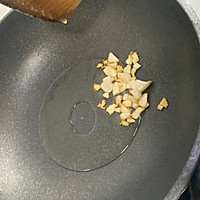 猪肉混汤面条的做法图解2