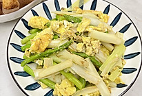蒲菜芦笋炒蛋的做法