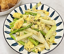 蒲菜芦笋炒蛋的做法