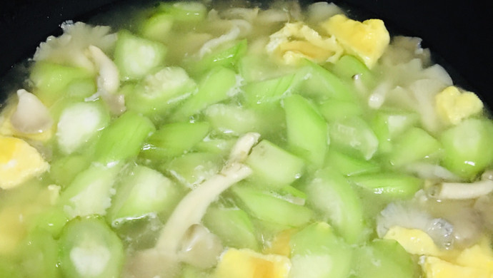 丝瓜菌菇鸡蛋汤