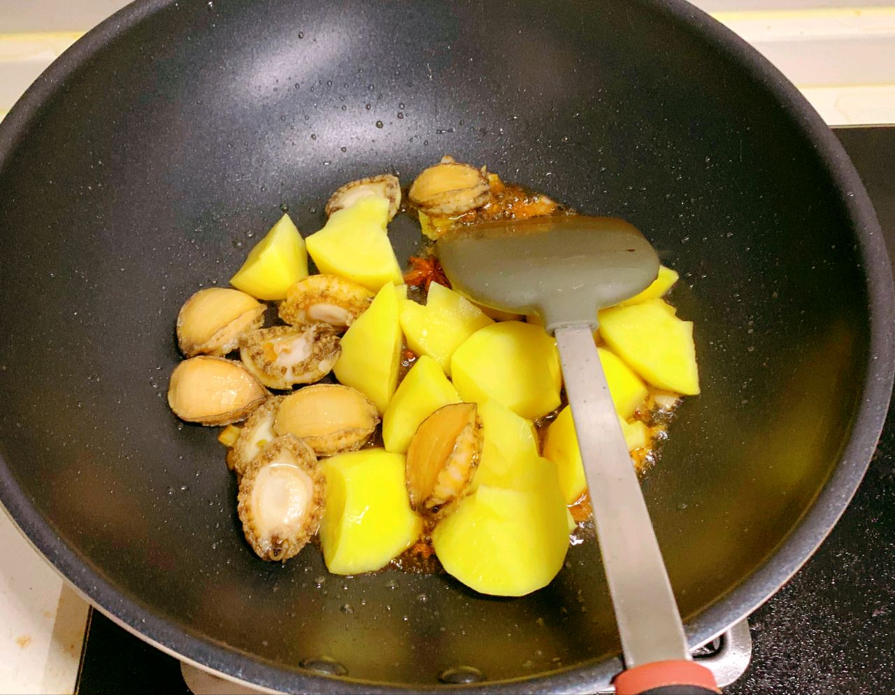 鲍鱼炖土豆怎么做_鲍鱼炖土豆的做法_豆果美食