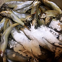 香酥多春鱼#快手又营养，我家的冬日必备菜品#的做法图解3