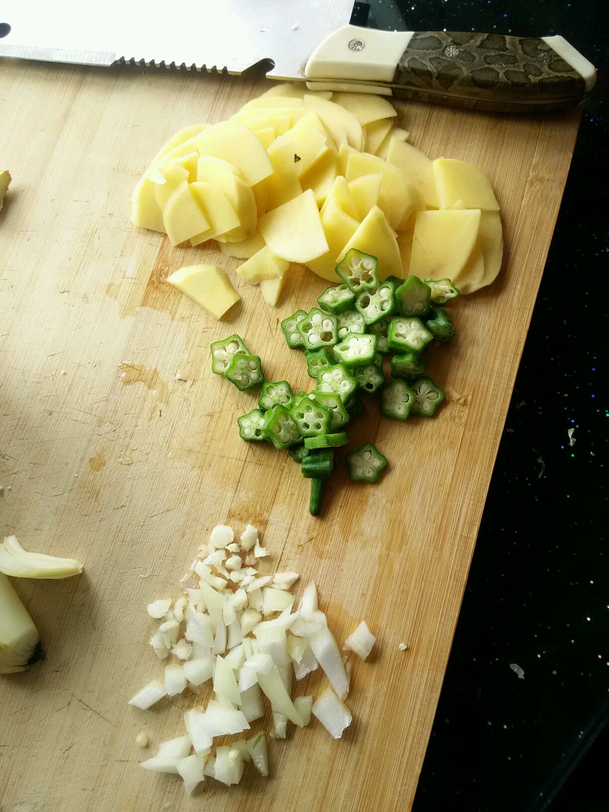 秋葵炒土豆片怎么做_秋葵炒土豆片的做法_豆果美食