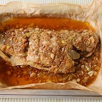 #以美食的名义说爱她#干饭人绝对不能放过的经典蒜香纸包鱼的做法图解15