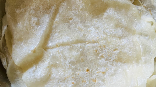 烙薄饼（春饼）的做法